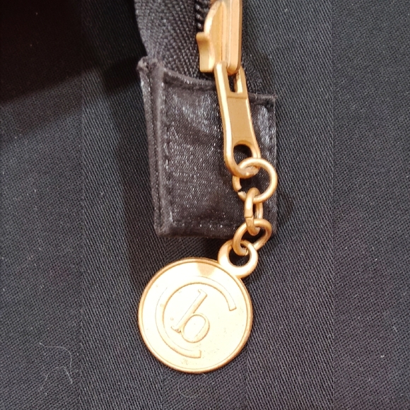 Elegant Black Tote Bag with Gold Accents - Picture 4 of 4